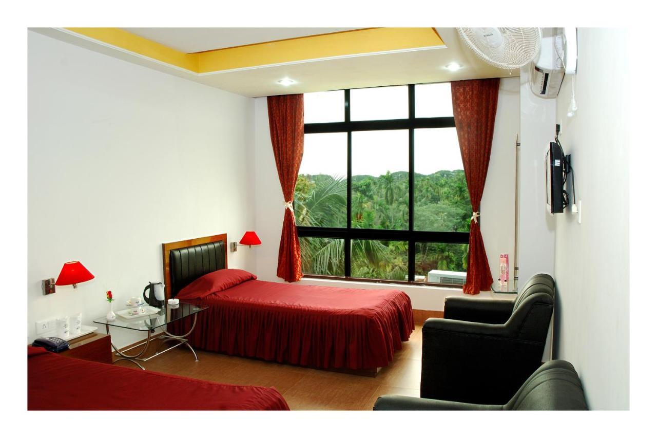 Hotel Dooars Mountain Alipur Duar Extérieur photo