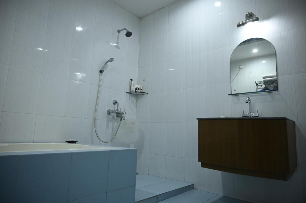 Hotel Dooars Mountain Alipur Duar Extérieur photo